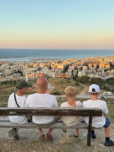 Read more about the article Dlaczego chłopcy potrzebują porażek, żeby stać się silnymi mężczyznami