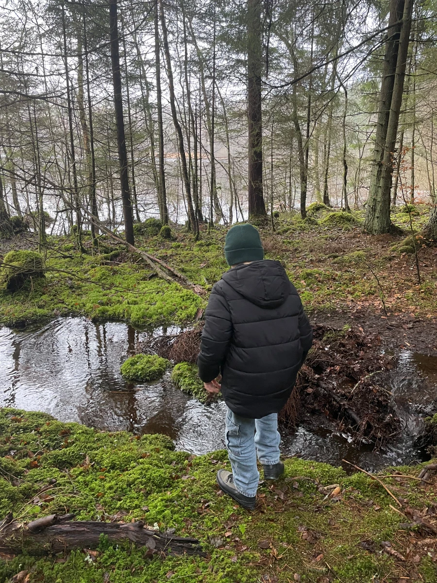 You are currently viewing Telefon kradnie dzieciństwo – mój punkt zwrotny jako ojciec